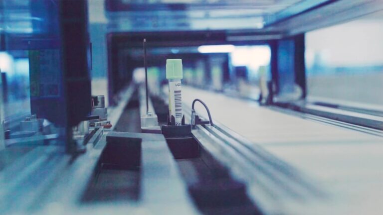 Photo Robot assembly line